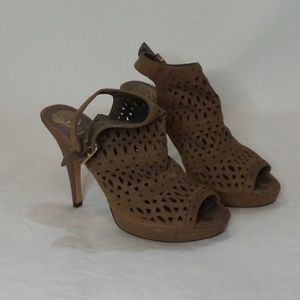 Vince Camuto Mimis Peep Toe Heels || 9B